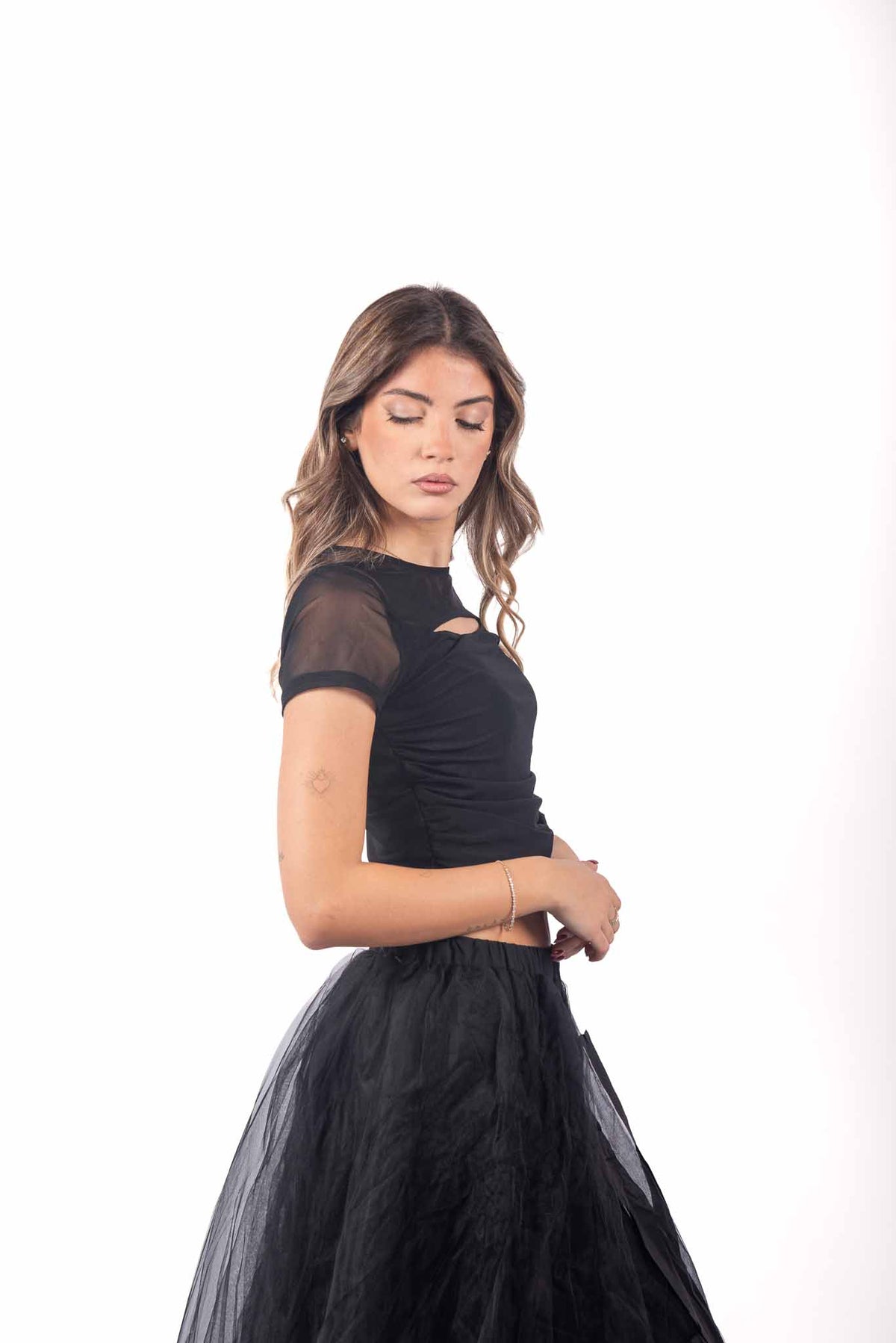 Crop Top Nero in Mesh con Cut-Out donna Miss love - 4