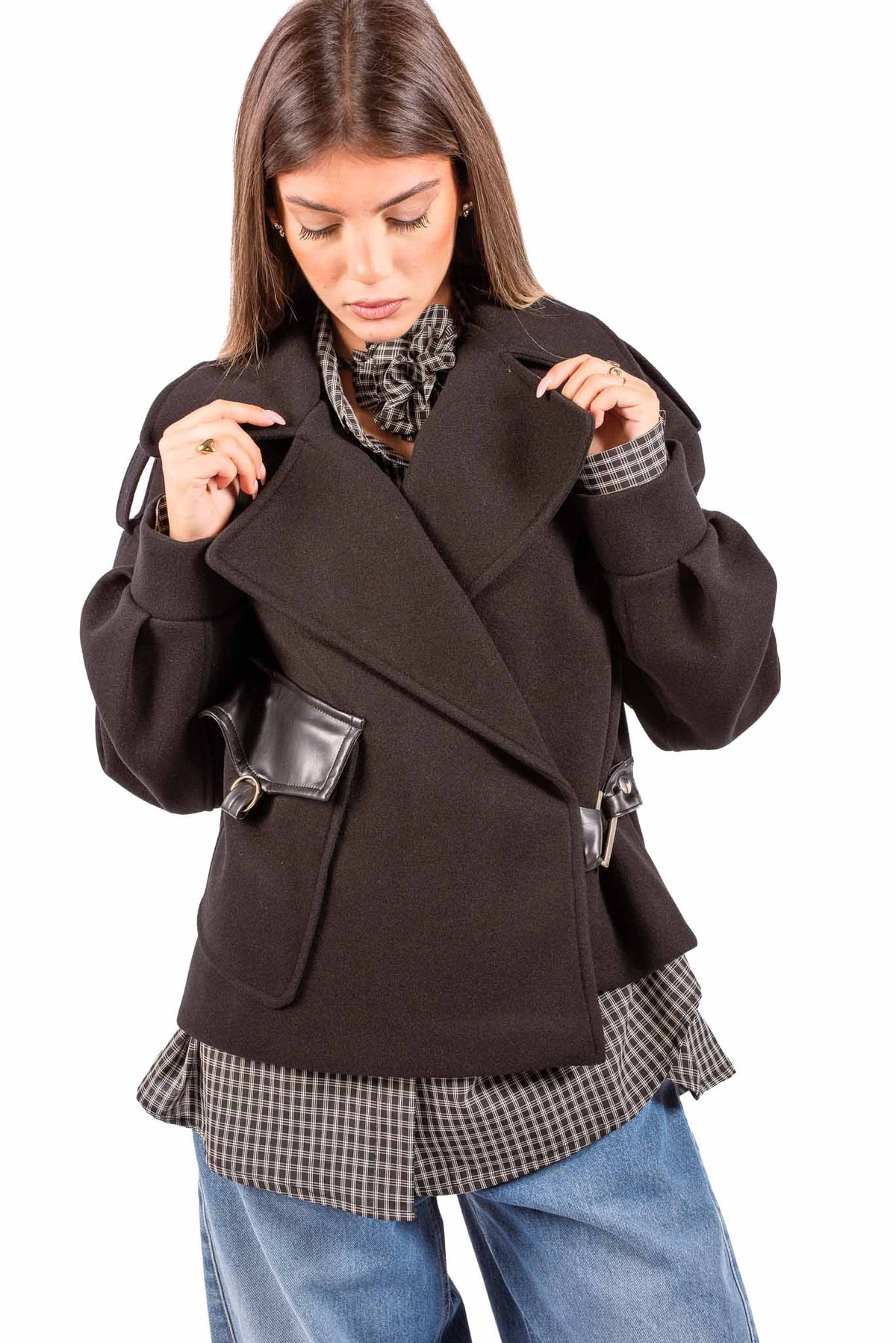 Giacca Corta Nera con Tasca Effetto Pelle donna Maryley - 4