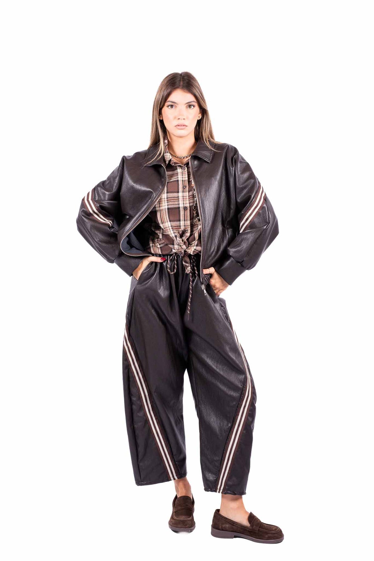Bomber Oversize in Ecopelle Marrone con Bande donna Miss love - 5