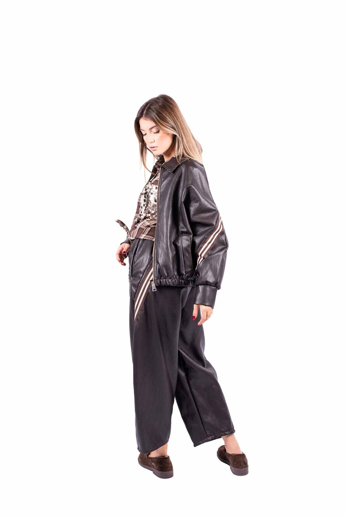 Bomber Oversize in Ecopelle Marrone con Bande donna Miss love - 3