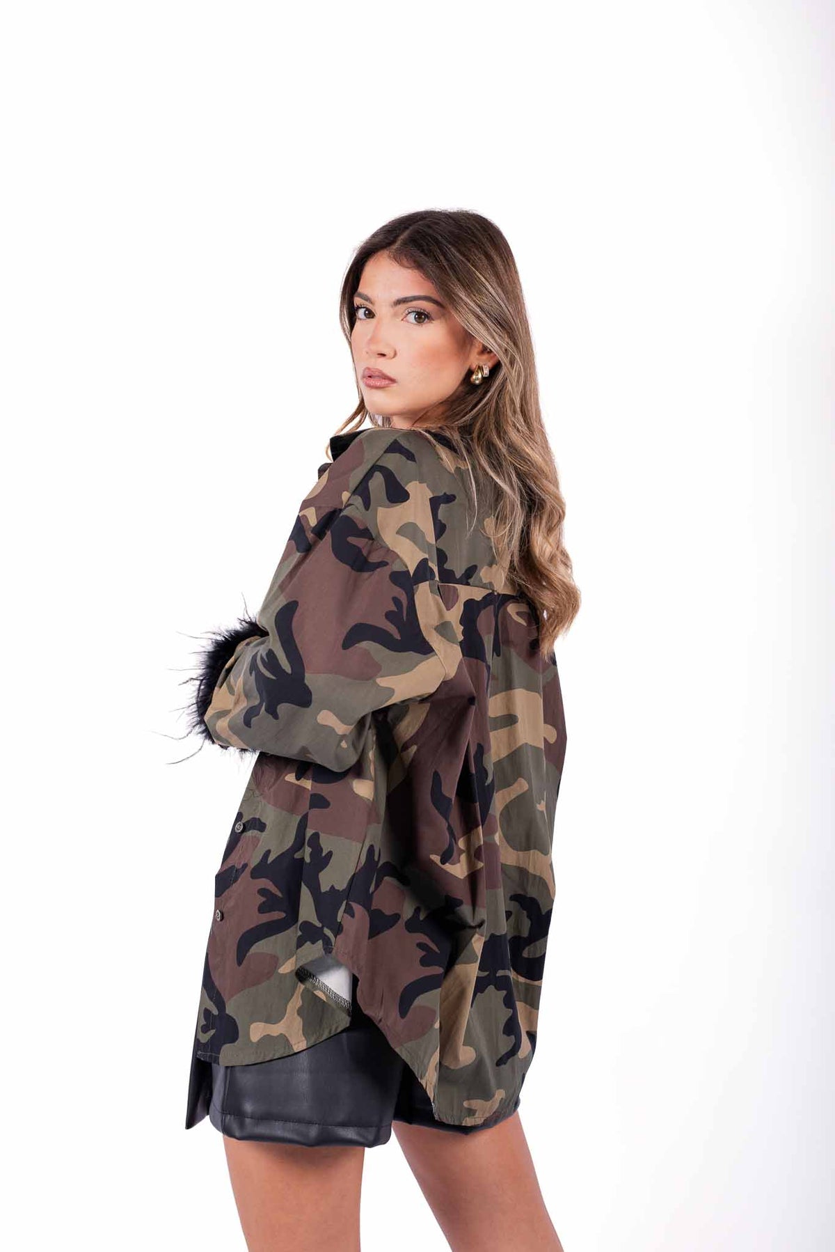 Camicia Oversize Camouflage con Piume sui Polsi donna Miss love - 6