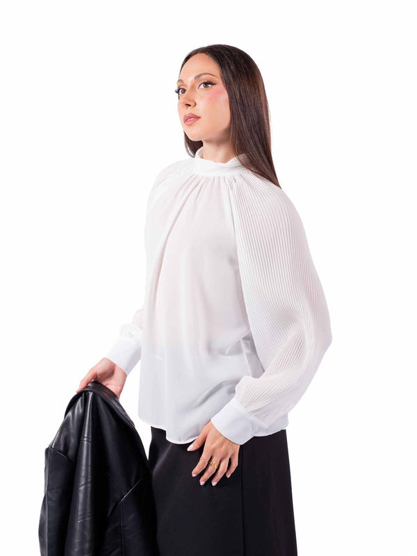 Blusa Bianca in Chiffon Plissè a Collo Alto da donna Miss love