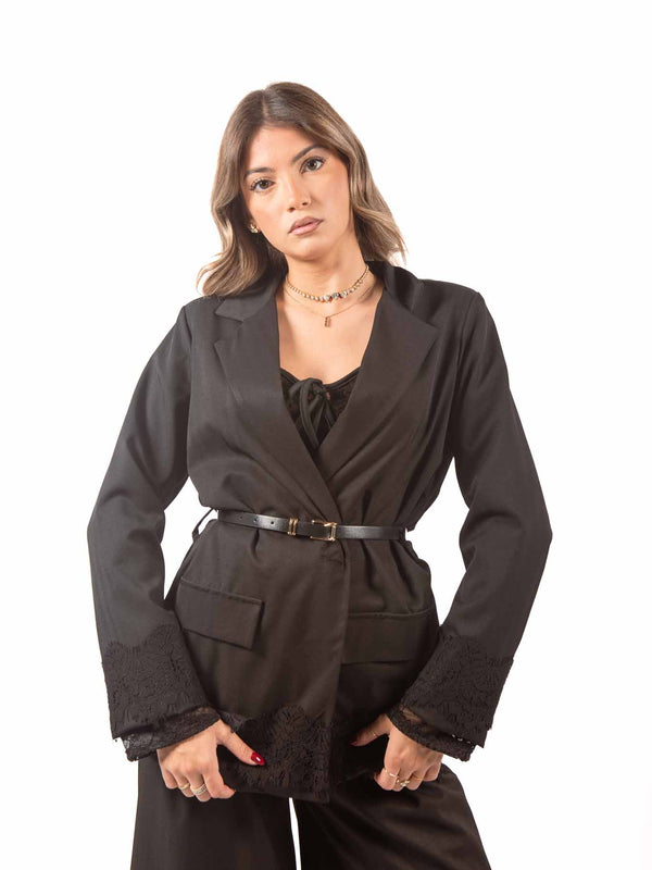 Blazer Nero con Inserto in Pizzo e Cintura da donna Miss love