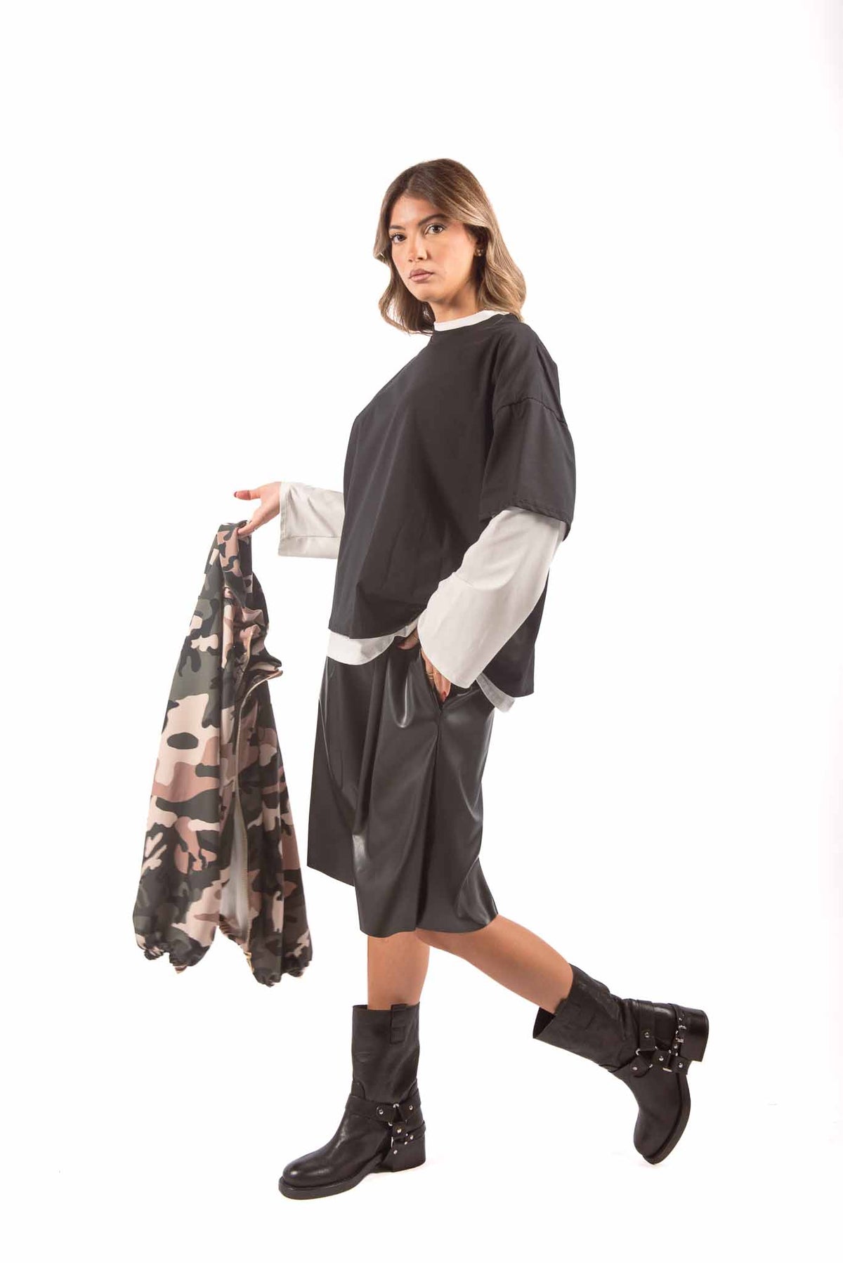 Completo T-shirt Oversize Nera e Maglia Bianca Long-Sleeve donna Miss love - 5