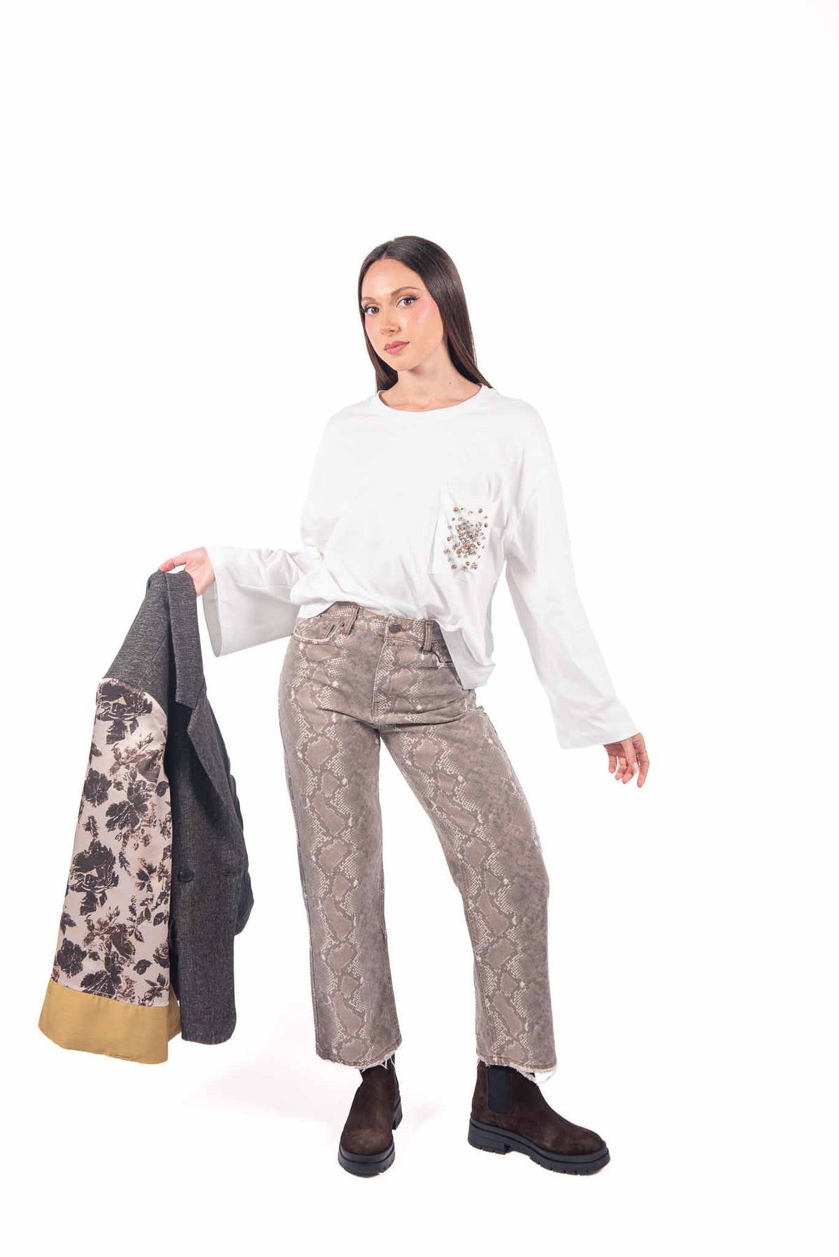 Maglia Bianca Oversize con Taschino e Borchie Gioiello donna Tensione in - 4