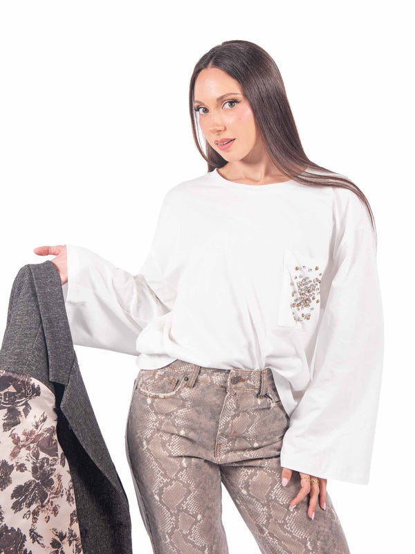 Maglia Bianca Oversize con Taschino e Borchie Gioiello da donna Tensione in