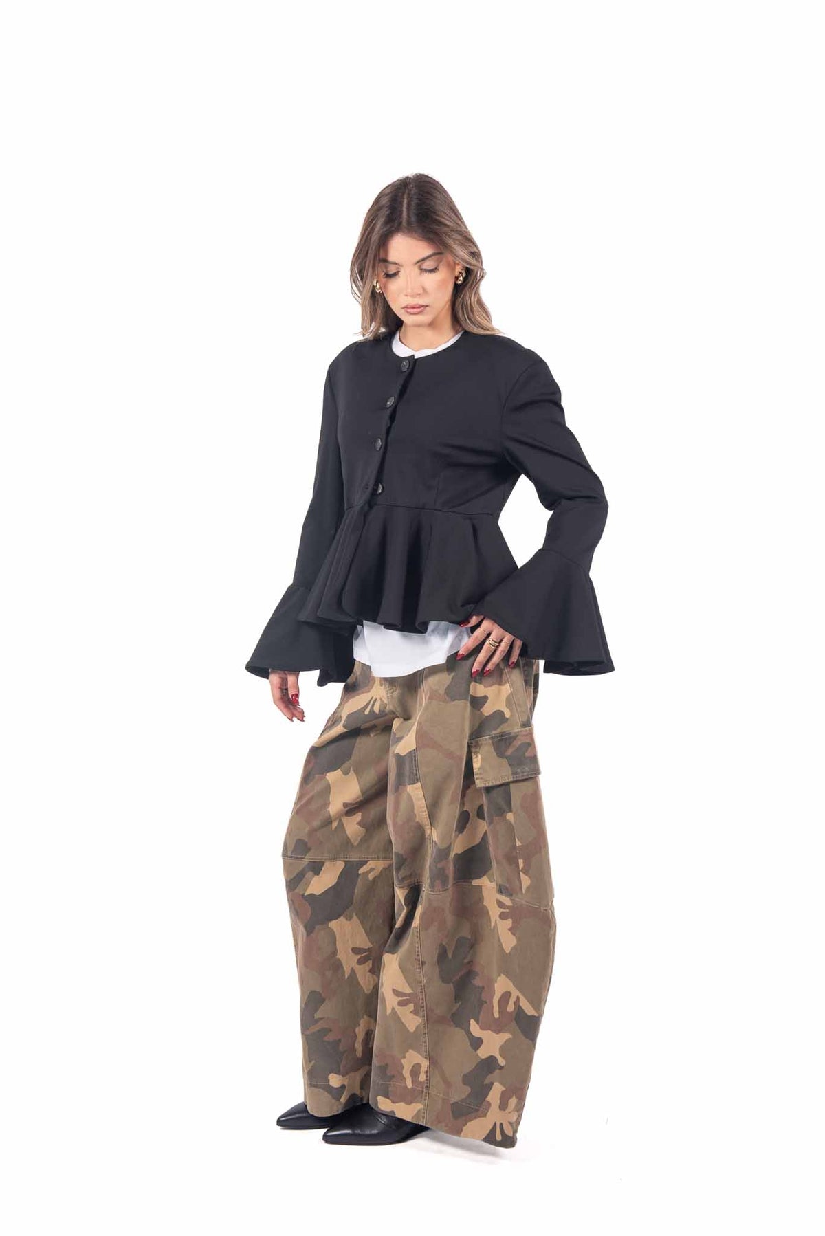 Blazer Nero con Volant su Fondo e Maniche donna Tensione in - 3