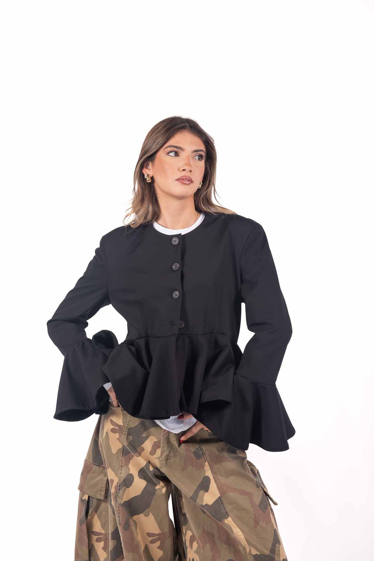 Blazer Nero con Volant su Fondo e Maniche donna Tensione in - 1