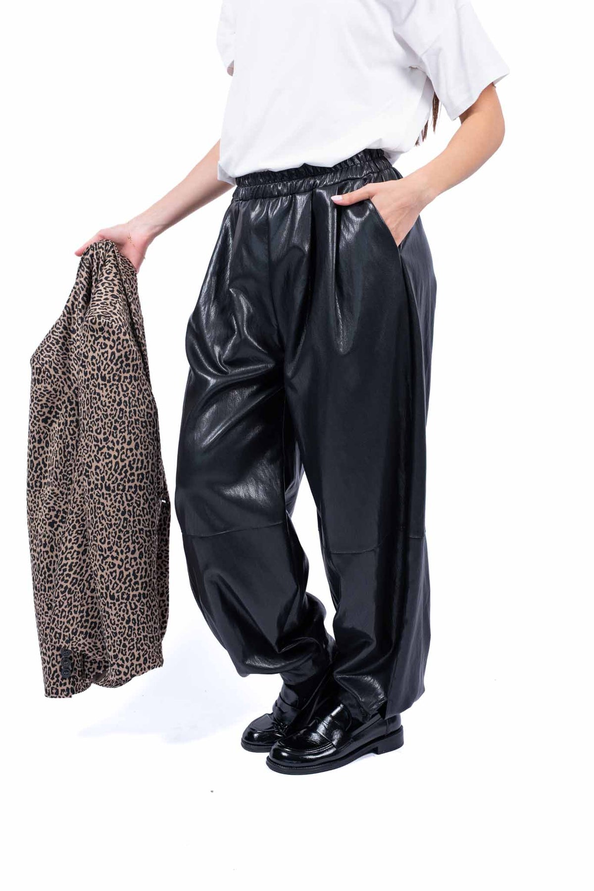 Pantaloni in Ecopelle Nera con Vita Elasticizzata donna Maryley - 2