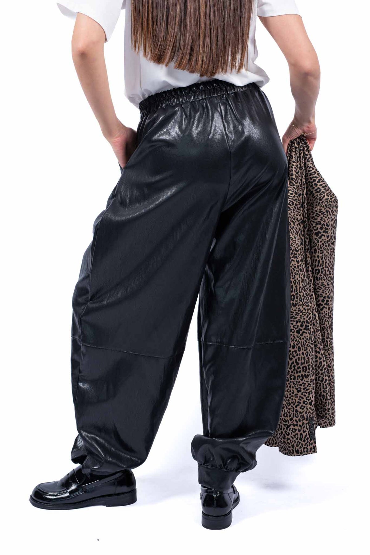Pantaloni in Ecopelle Nera con Vita Elasticizzata donna Maryley - 3