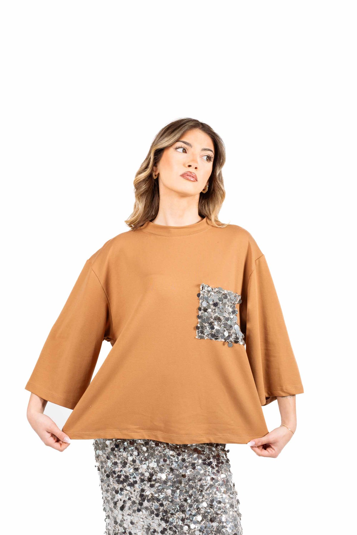 T-shirt Oversize con Taschino Paillettes Cammello donna Tensione in - 1