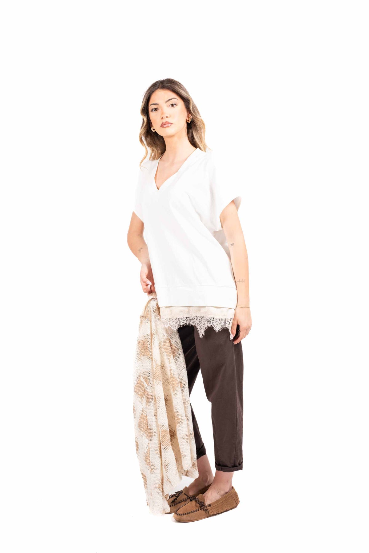 T-shirt Bianca con Balza in Pizzo donna Miss love - 4
