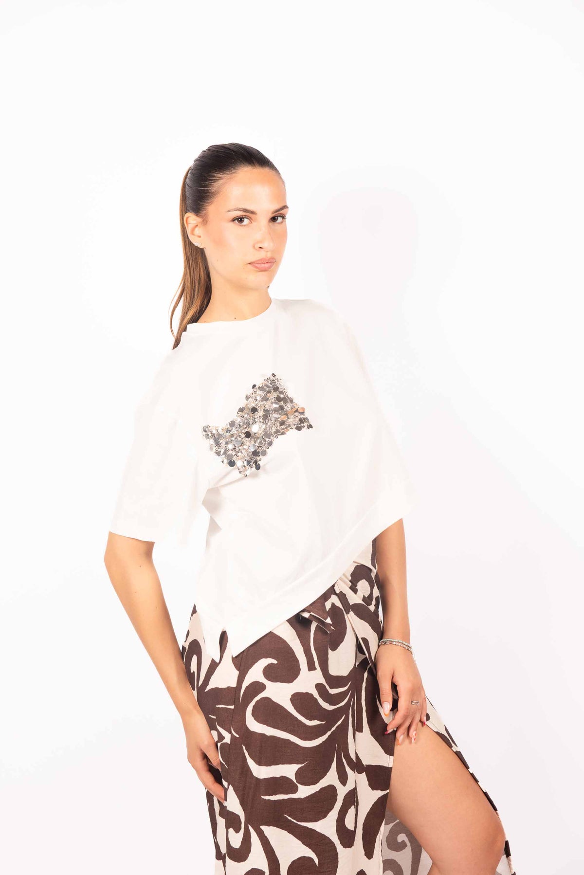 T-Shirt Asimmetrica con Applicazione Paillettes donna Miss love - 3