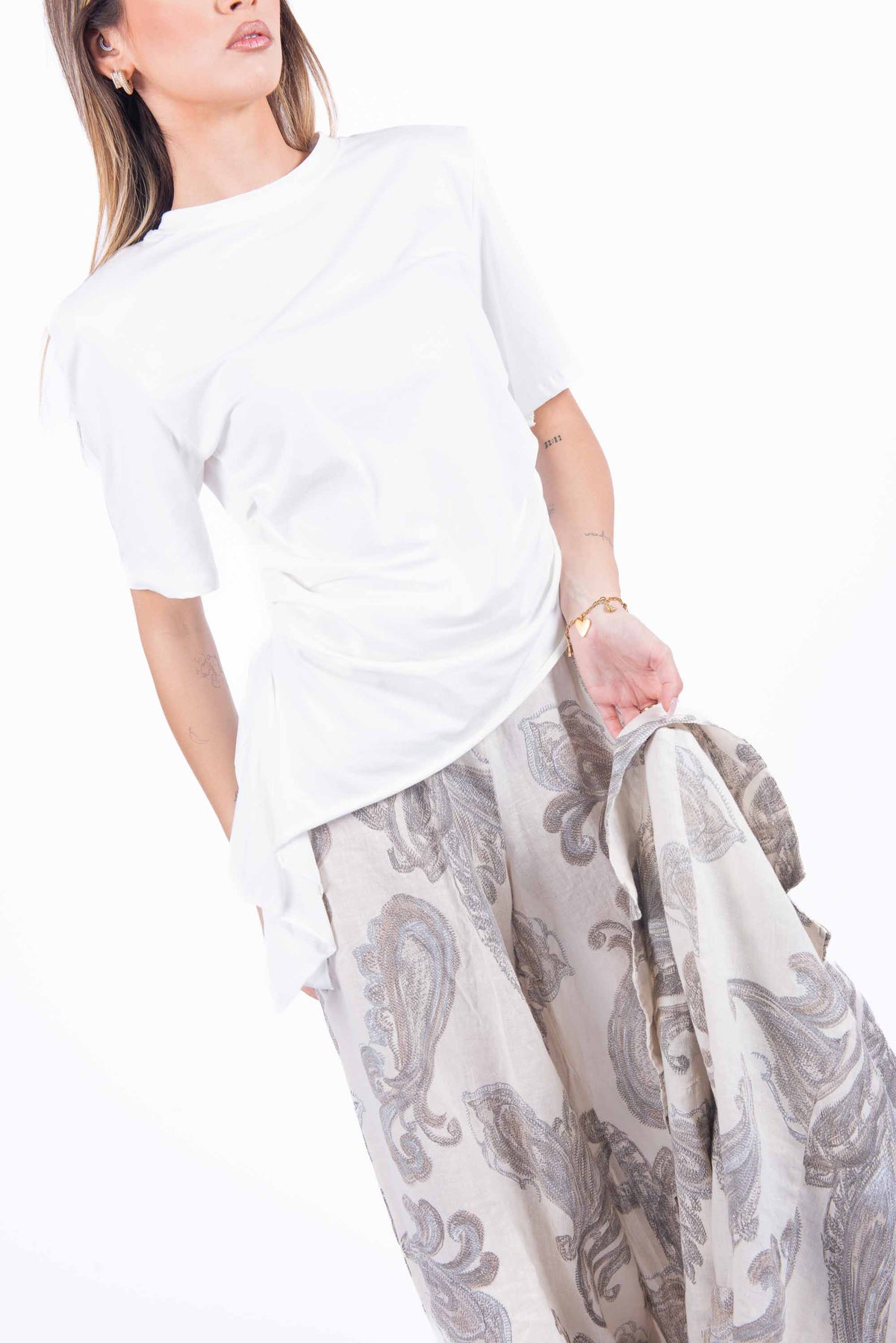 T-Shirt Asimmetrica con Drappeggio donna Miss love - 1