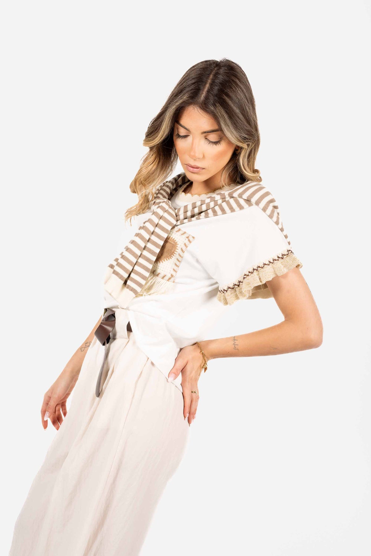 T-shirt Bianca con Ricami e Frange donna Miss love - 4
