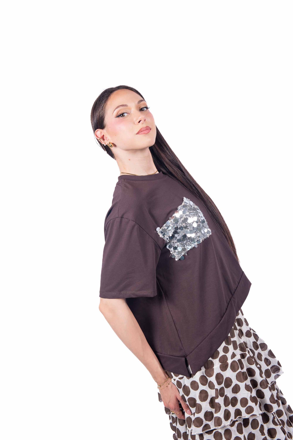 T-Shirt Asimmetrica con Paillettes Cioccolato donna Miss love - 2