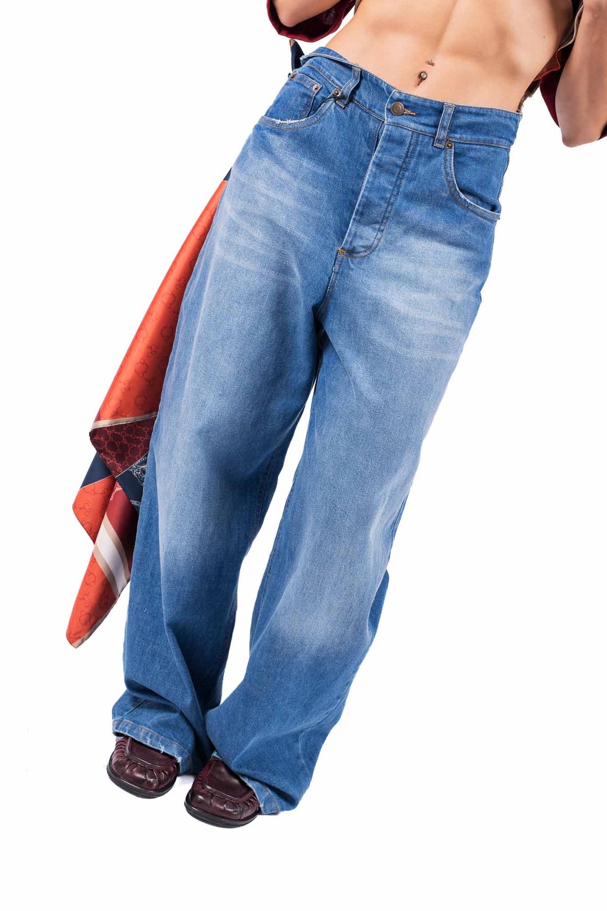 Jeans Barrel Fit Lavaggio Chiaro con Foulard donna Tensione in - 1